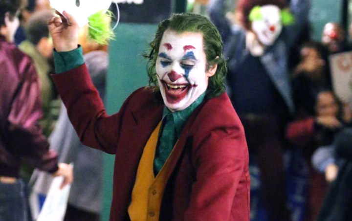 Joaquin Phoenix sebagai Joker