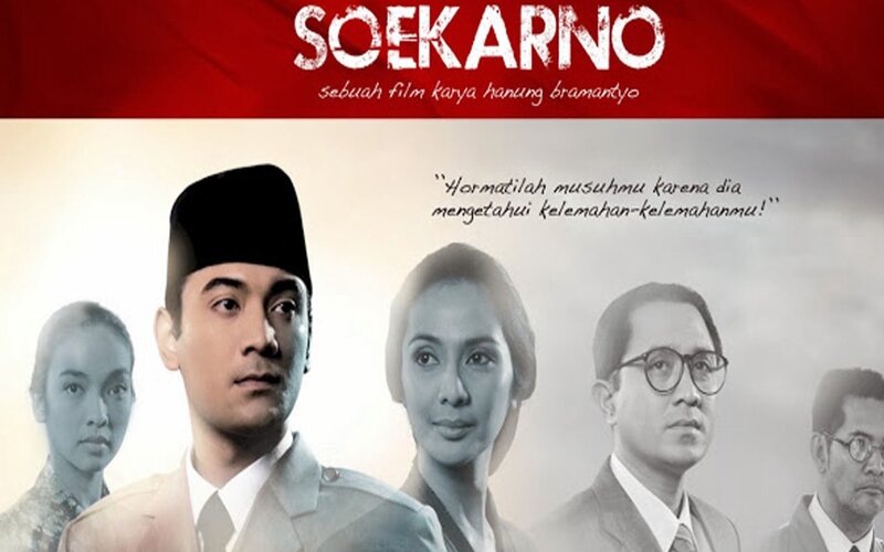 Ario Bayu, Maudy Koesnaedi dalam film Soekarno 2013