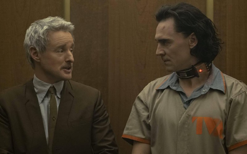 Loki dan Mobius di serial Loki episode 1