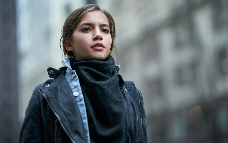Isabela Merced sebagai Rachel dalam film Sweet Girl
