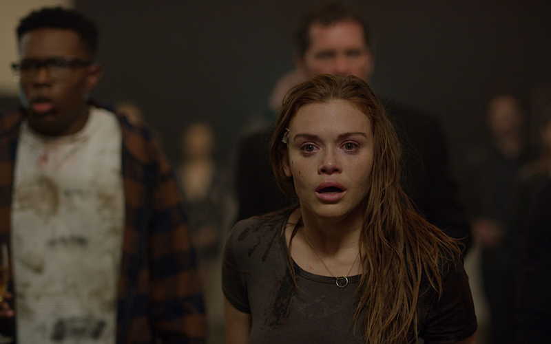 Holland Roden dalam film Follow Me
