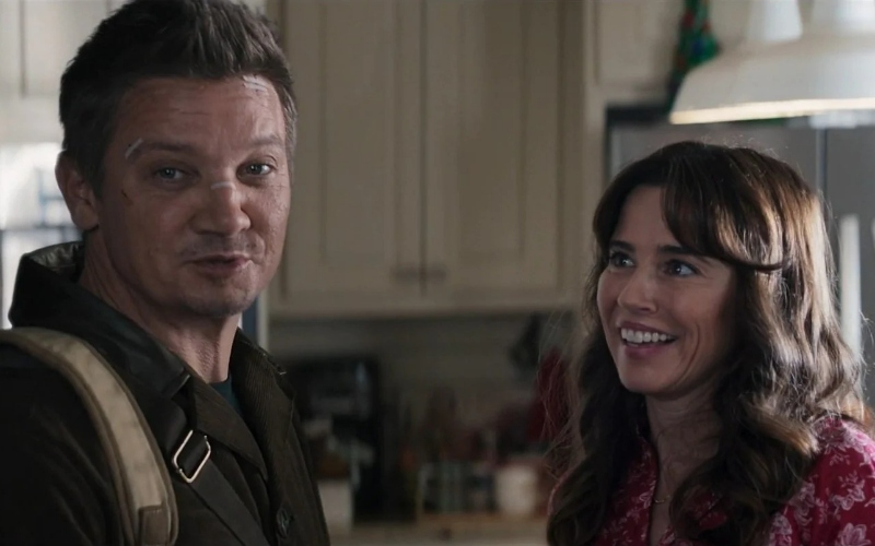 Jeremy Renner dan Linda Cardellini