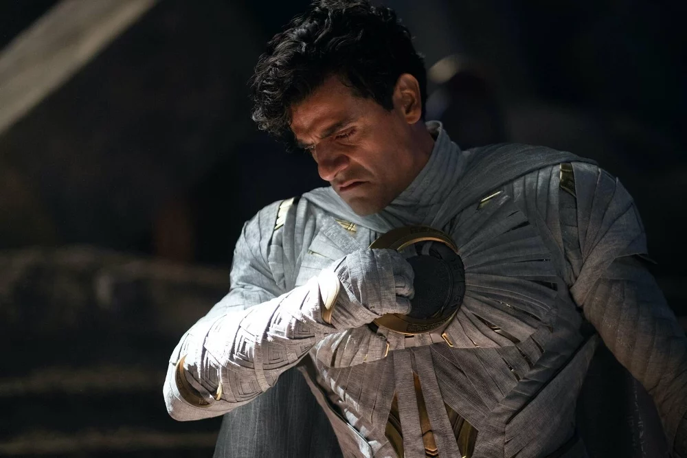 Oscar Isaac sebagai Moon Knight