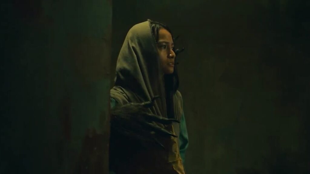 Acha Septriasa sebagai Azizah