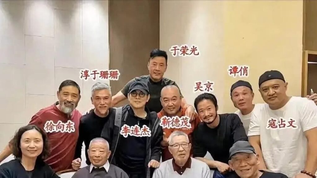 Jet Li dan pemeran Blades of the Guardians